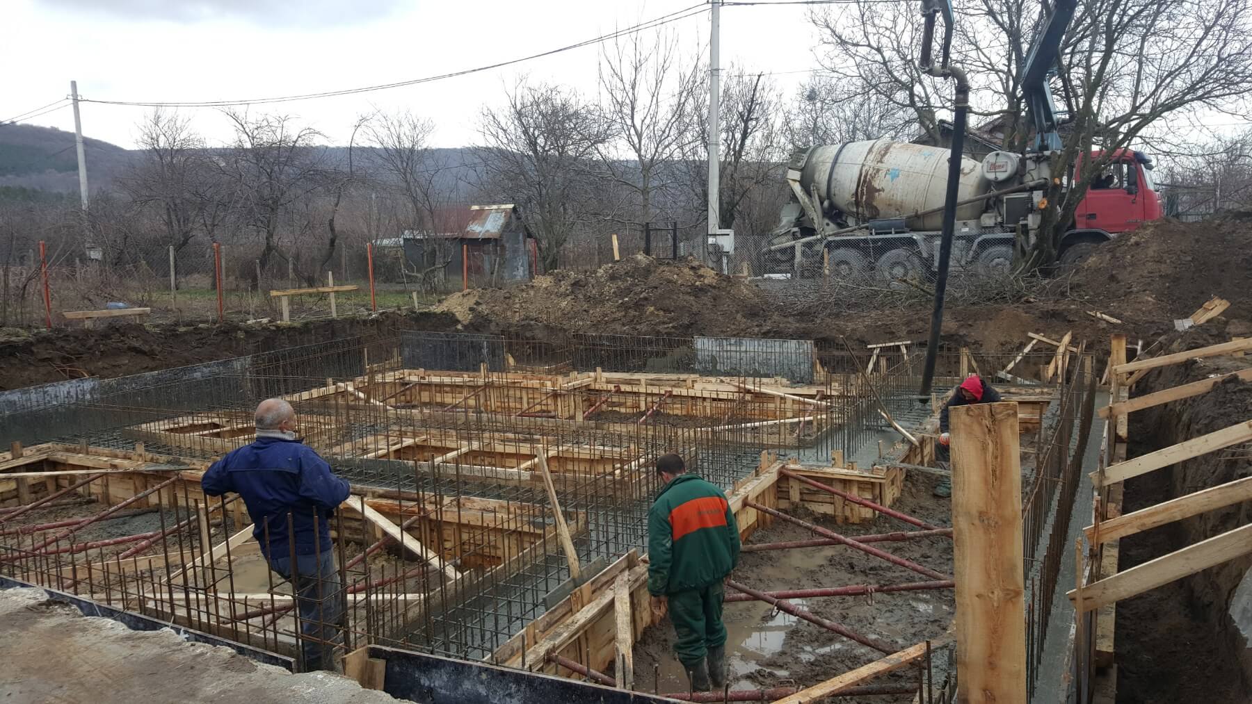 Груб строеж - Къща